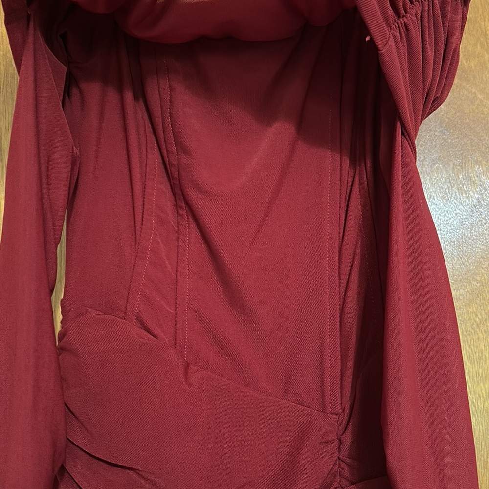 HAMPTON GOWN IN DEEP GARNET - Picture 4 of 16